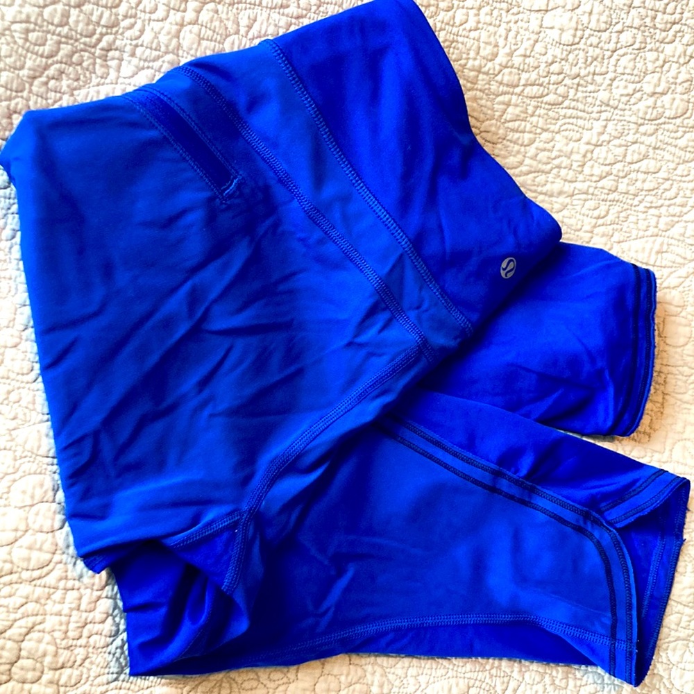 Lululemon blue cropped leggings, size 8, zipper pocket